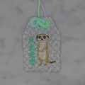 ミーアキャット『大丈夫守』｜生きもの刺繍のお守り