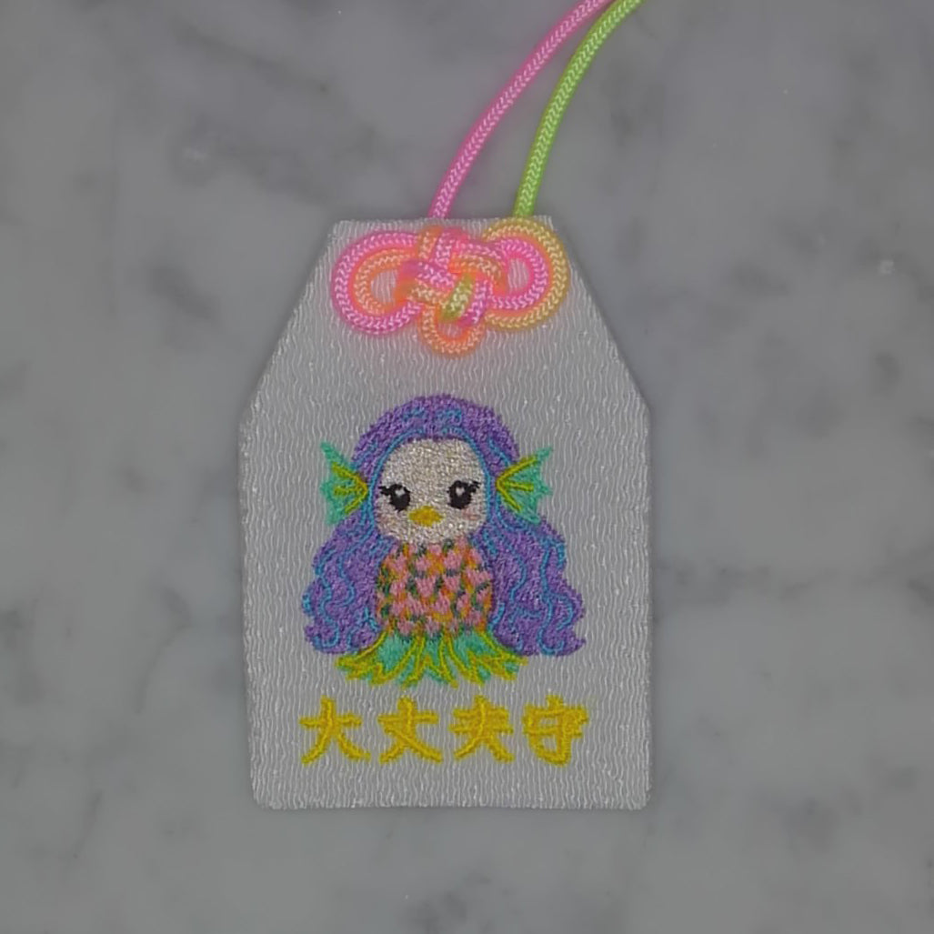 アマビエ『大丈夫守』｜妖怪刺繍のお守り