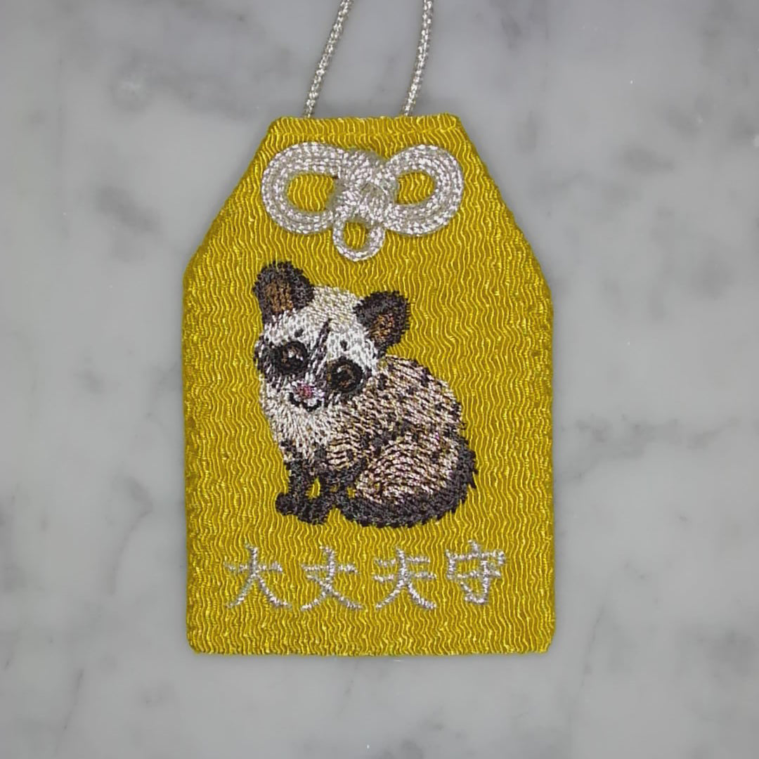 パームシベット『大丈夫守』｜生きもの刺繍のお守り