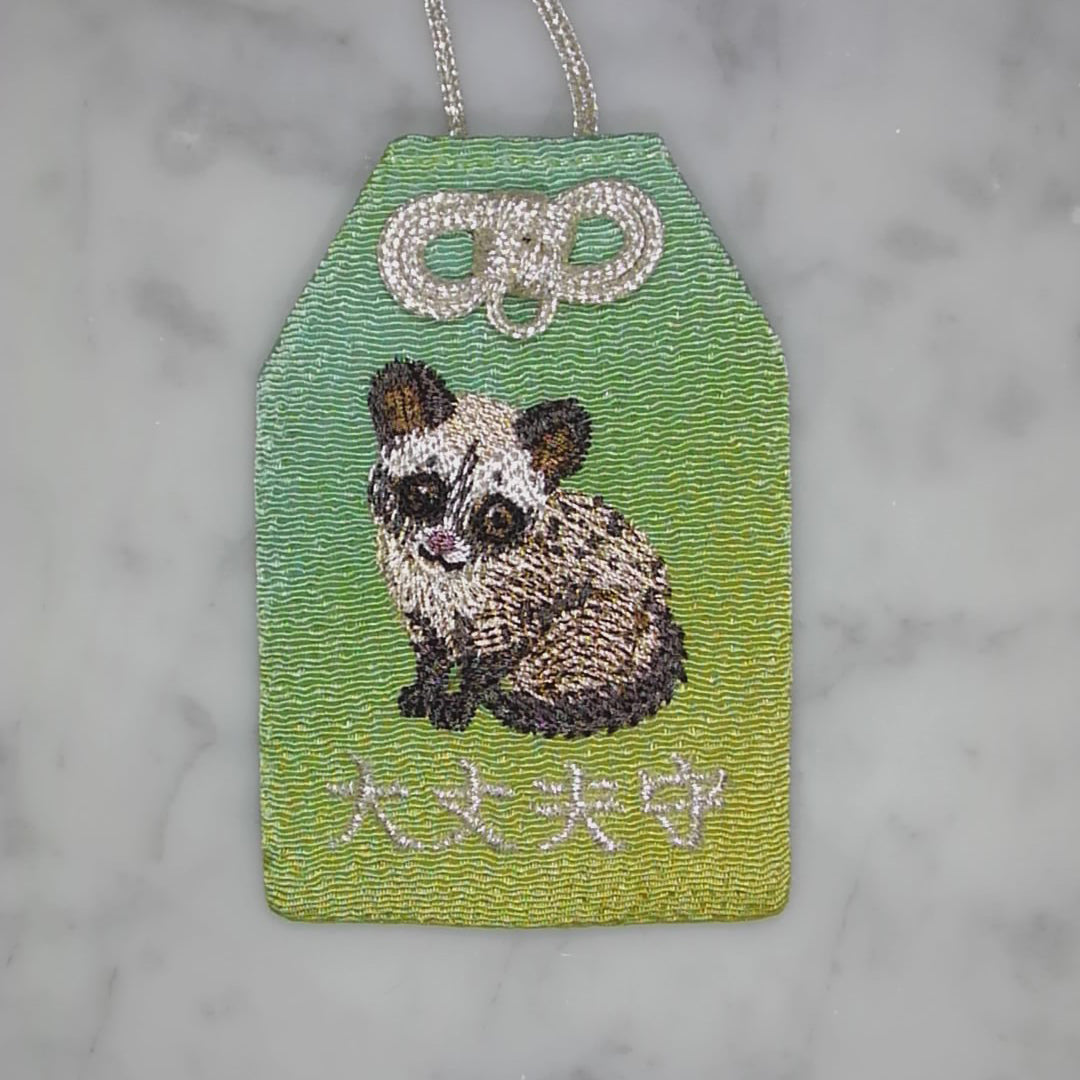 パームシベット『大丈夫守』｜生きもの刺繍のお守り
